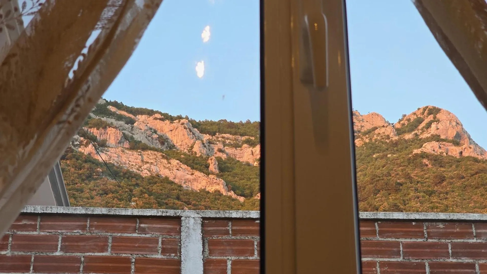 Hotel Enma Rooms Krujë