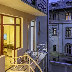 Château: Upscale In Bucharest's Historical Center! Appart hôtel Bucarest